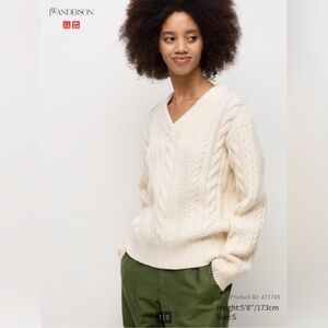JW ANDERSON Uniqlo Cable V Neck Sweater wool blend cream off white comfort